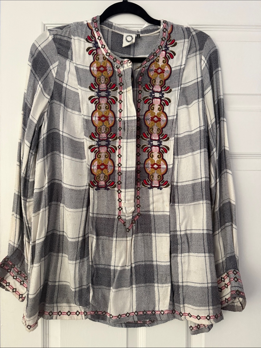Anthropologie Akemi and Kin Embroidered Plaid Peasant Blouse - White & Gray